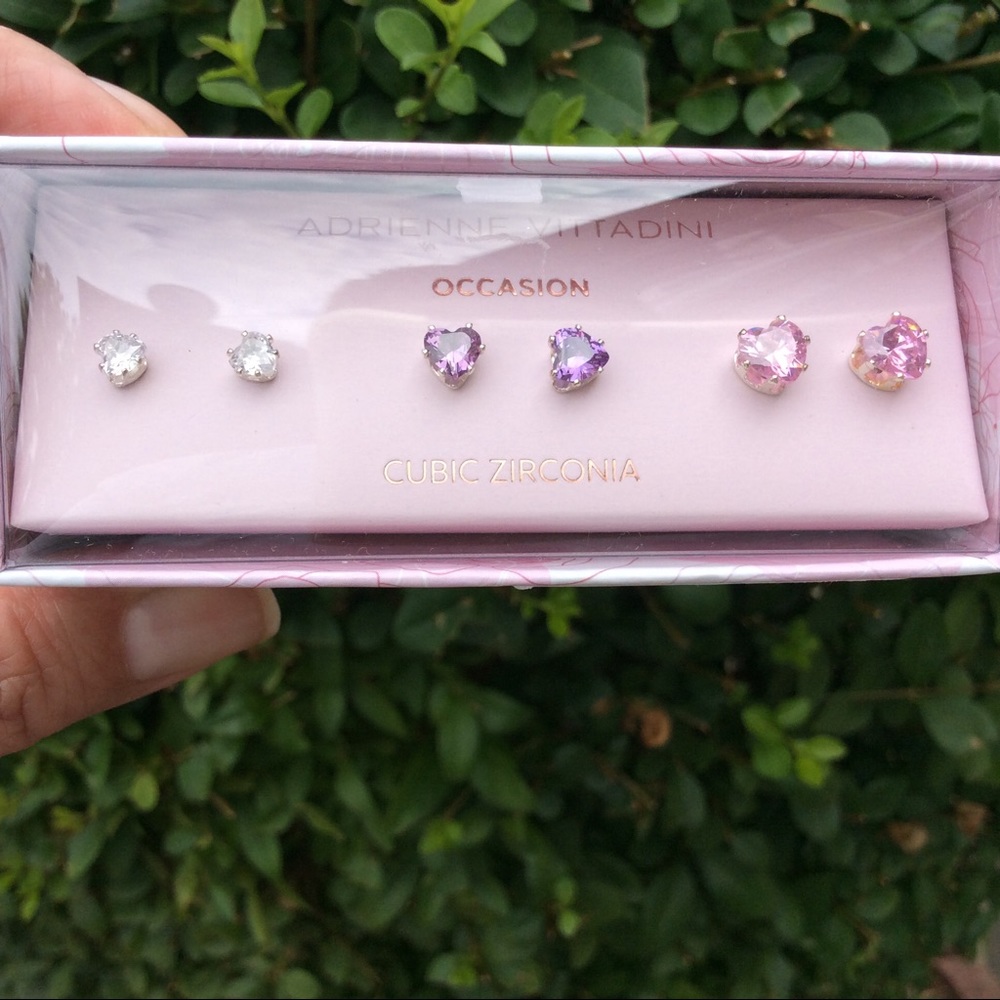 Adrienne Vittadini 💖 Stud Earring